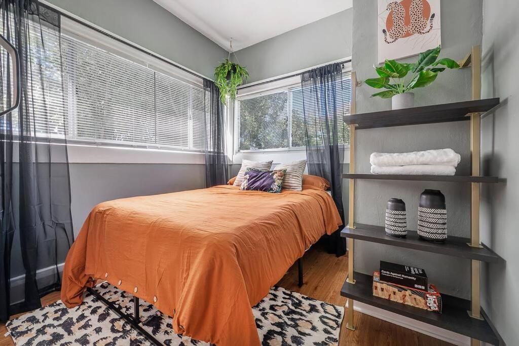 Jungle Themed Apt. Close To Coffee, Food + Shops! 탬파 외부 사진